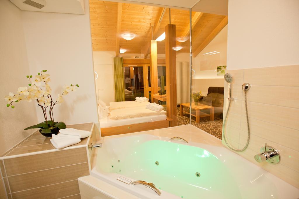 Hotel Und Appartementhof Waldeck Bad Fussing Exterior photo